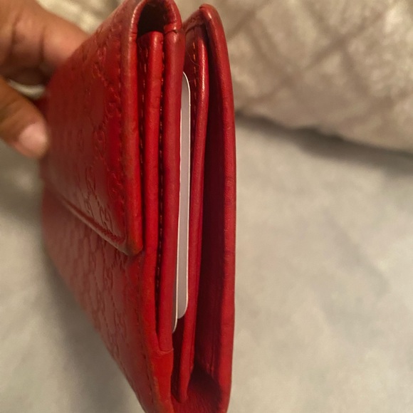 GUCCI Red Leather GUCCI stamped logo Billfold - Picture 3 of 9